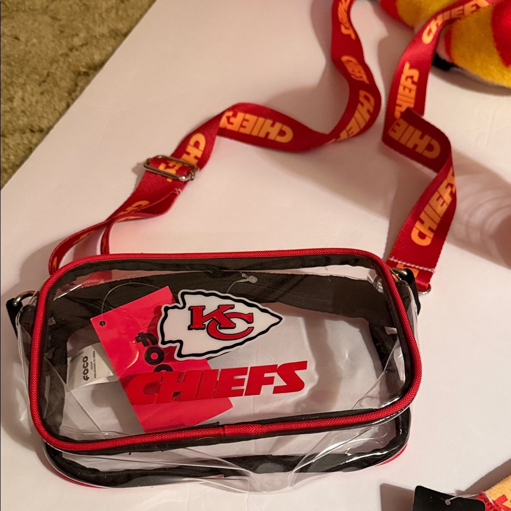 Kansas City Chiefs Red & Gold Fleece Throw Blanket + Fan Gear - Picture 2 of 15